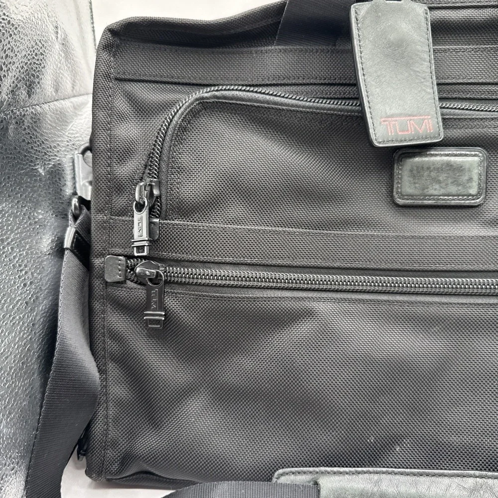 Tumi Alpha 2 Large Screen Portfolio Briefcase Laptop Bag Nylon 26111DH‎